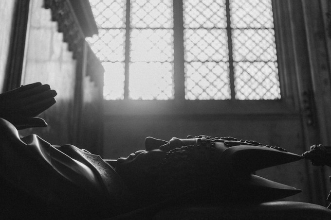 cologne-cathedral-praying-bishop