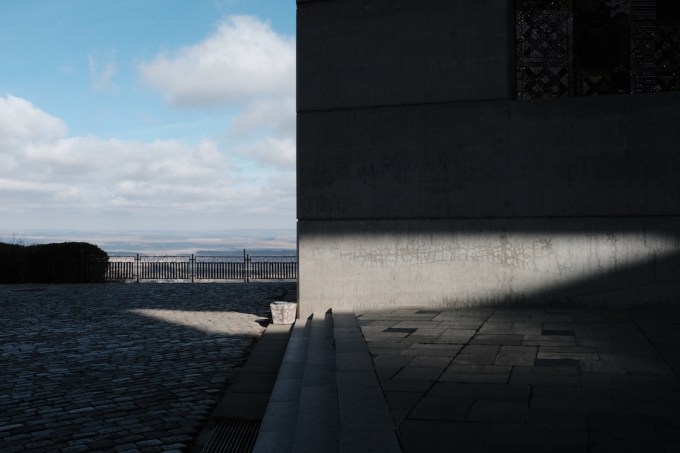 shumen-bulagria-monument-1300-years-bulgaria-concrete-sunshine-color-fuji-1534